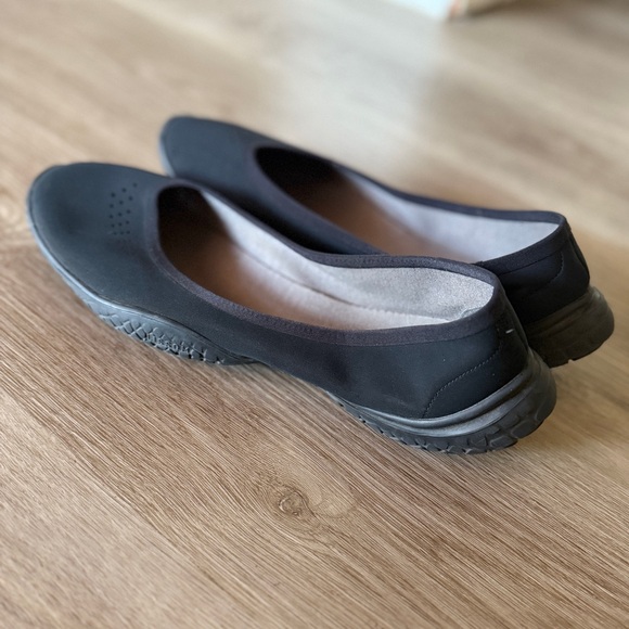 Lissom Flyte Black Ballet Flats, 11 - Picture 4 of 7